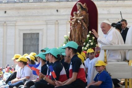 Le Pape soutient et encourage l’enseignement catholique en France